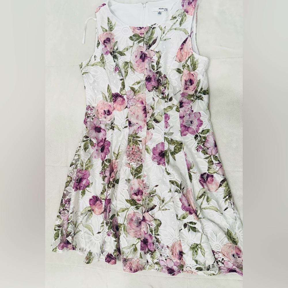 Studio One White Floral Lace Dress